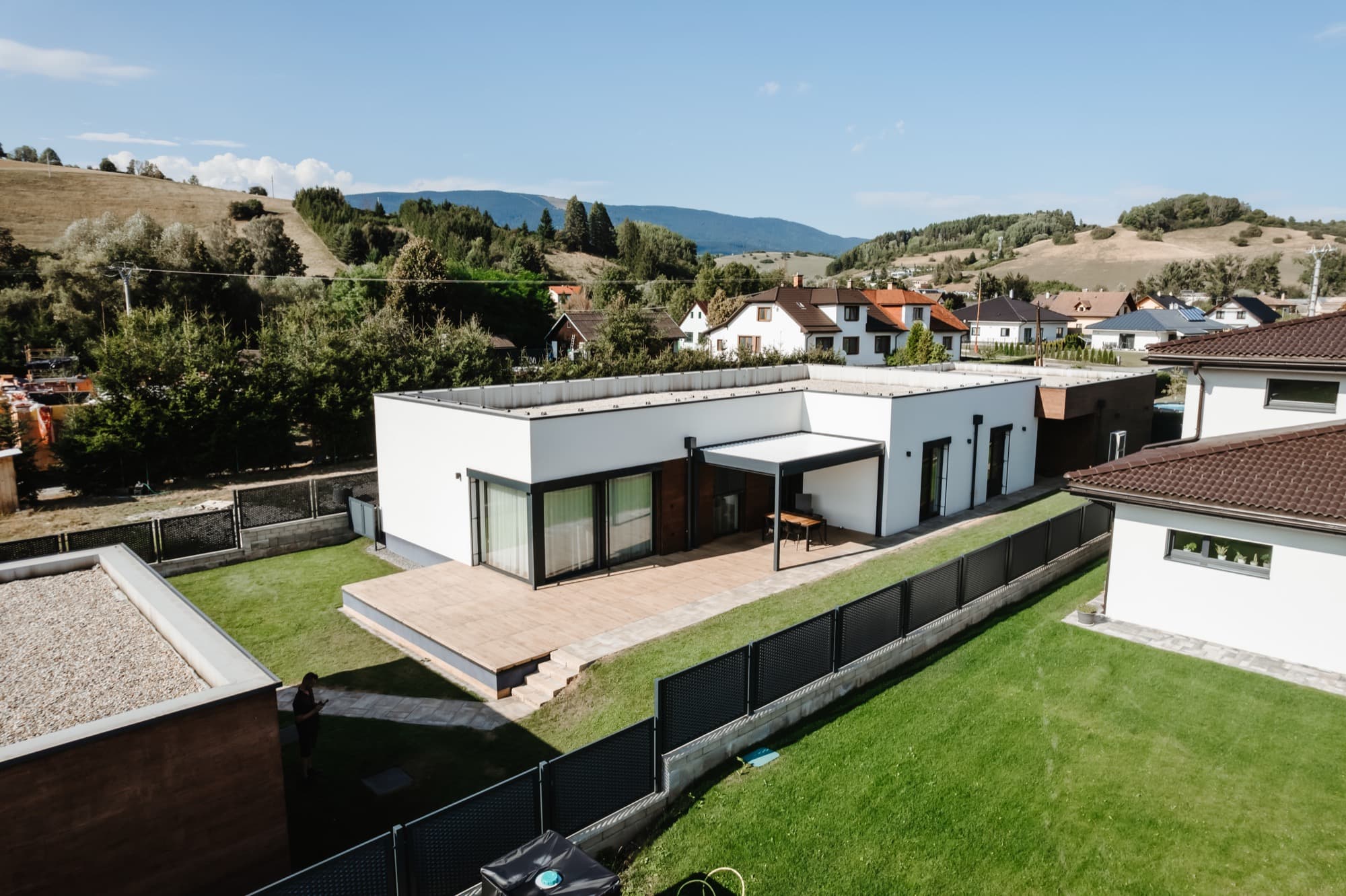 Rodinný dom – exteriér – bočný pohľad